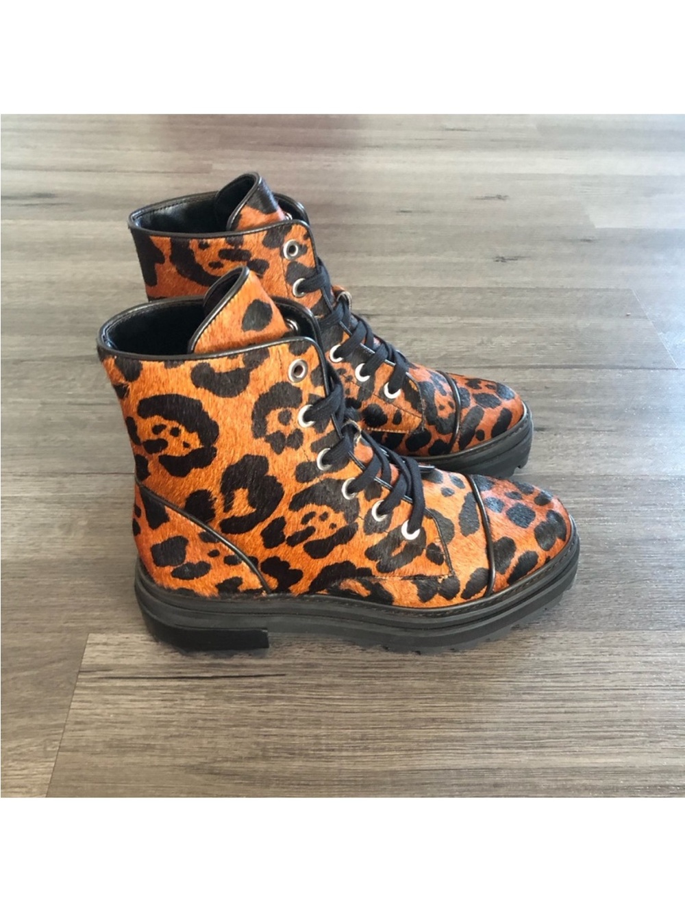 Schutz Maylova Leopard Calf Hair Lace-Up Combat Boots Size 8 NWT